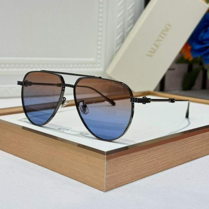Picture of Valentino Sunglasses _SKUfw71187070fw
